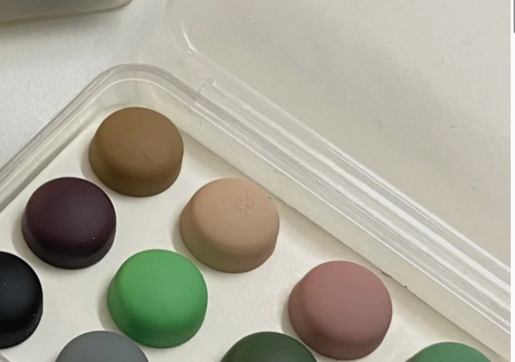 Luxury Stone-Studded Magnetic Hijab Pins – No-Snag, Elegant & Secure